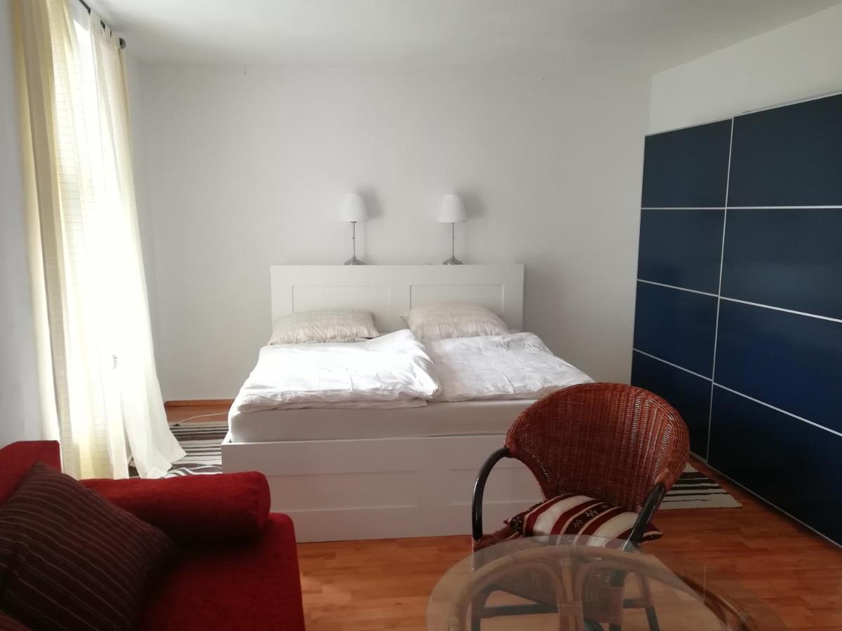 Ehemalige Bibliothek Apartment Fuer 2 Mit Kueche Kamin Netflix Parken Und Hofladen Steinhofel Extérieur photo