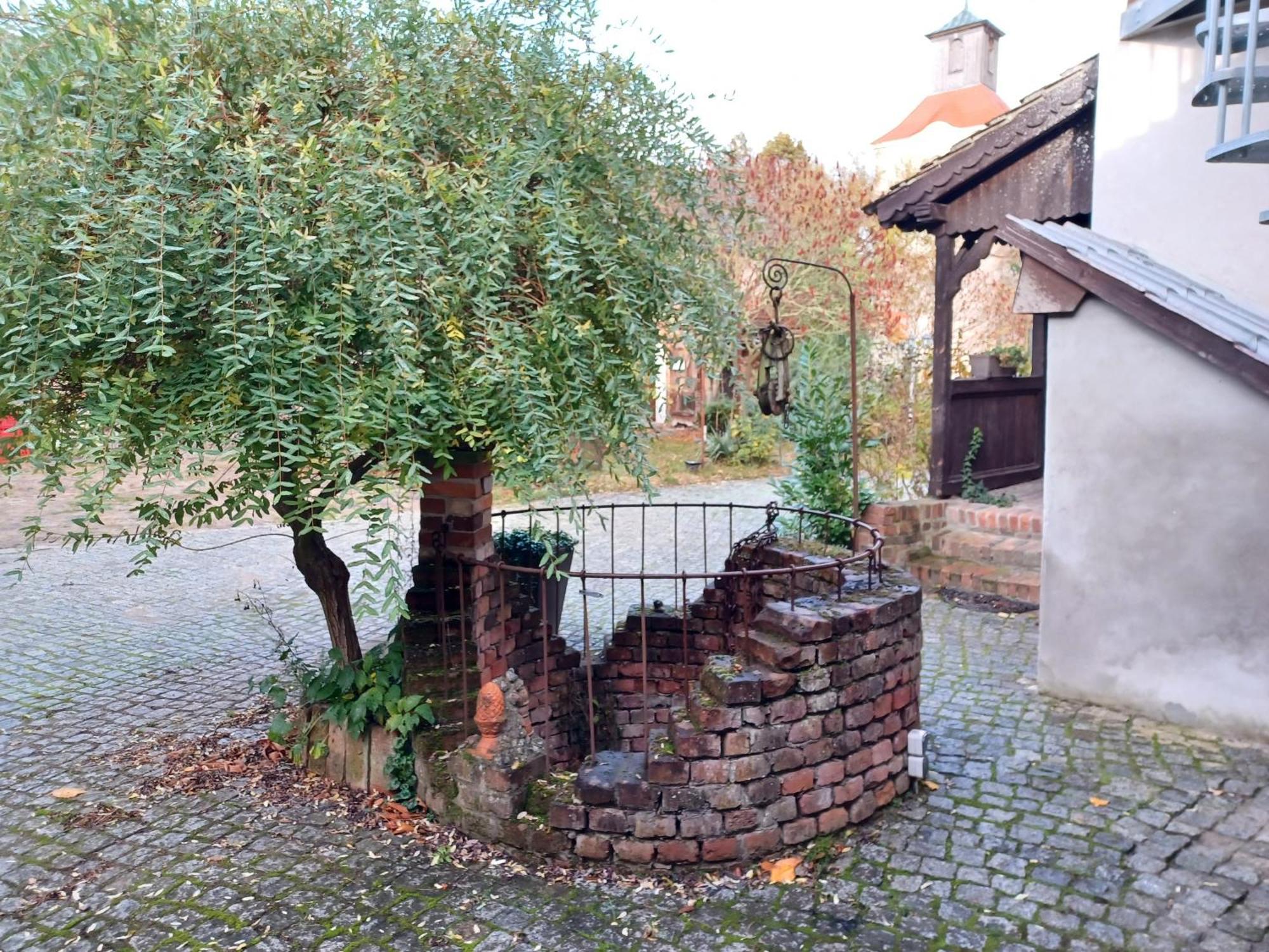Ehemalige Bibliothek Apartment Fuer 2 Mit Kueche Kamin Netflix Parken Und Hofladen Steinhofel Extérieur photo
