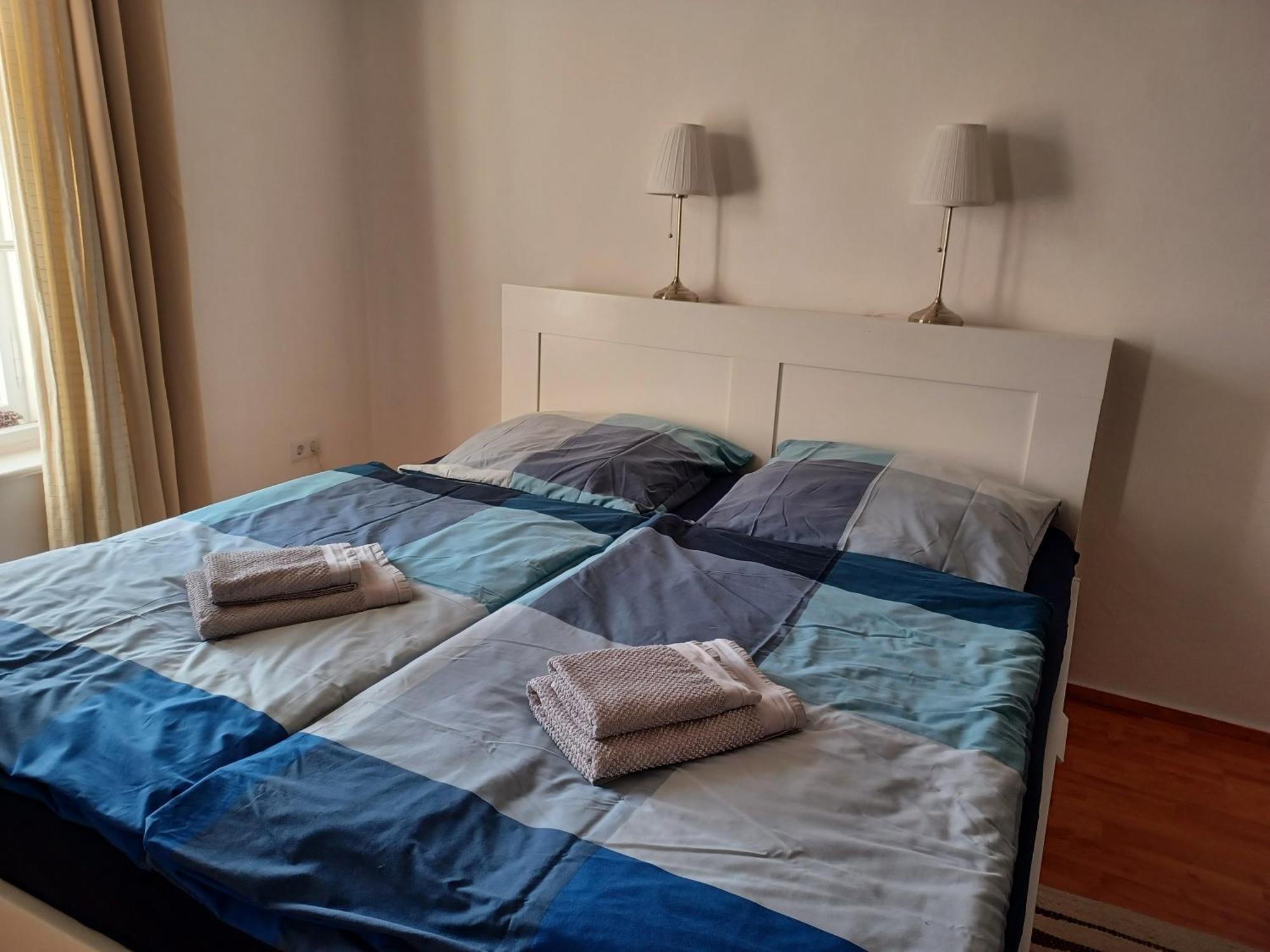 Ehemalige Bibliothek Apartment Fuer 2 Mit Kueche Kamin Netflix Parken Und Hofladen Steinhofel Extérieur photo